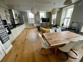 Luxurious 2 bedroom apartment in central Berwick
